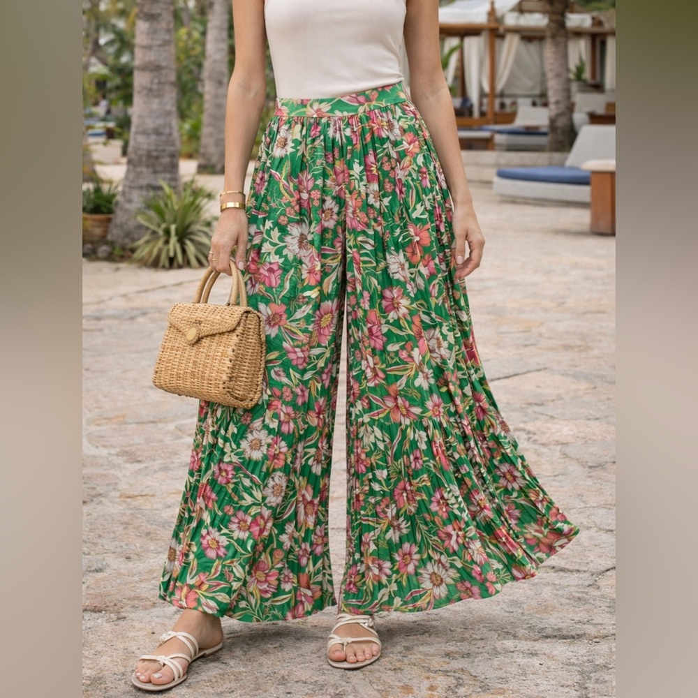 Flying Tomato Floral Resort Pants Green Wide Leg Boho Festival Size Small Pleat